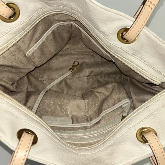 Michael Kors Jet Set Soft Leather Tote in Stone/Ecru w/Tan straps & Gold accents - Picture 7 of 16